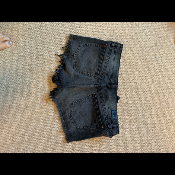 BDG essential mid rise black short - Picture 8 of 8